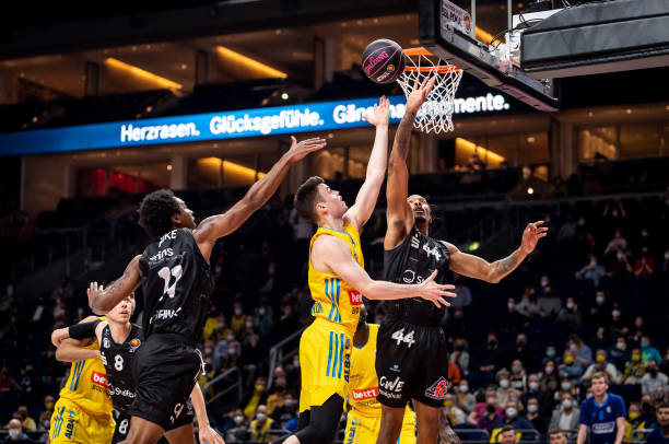 05亿英镑 05亿英镑